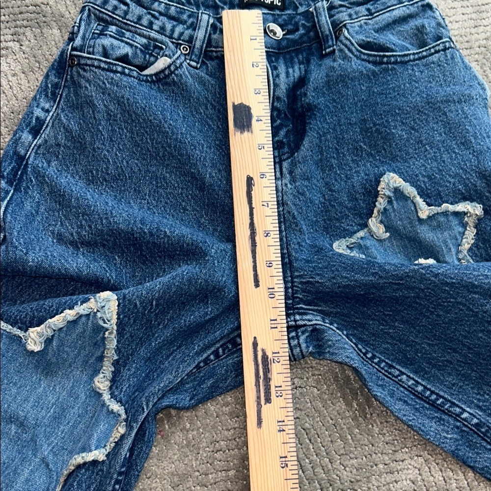 Hot Topic Women’s Blue Jeans Star Patch Wide Leg Jeans distressed Size 1 - Picture 11 of 14